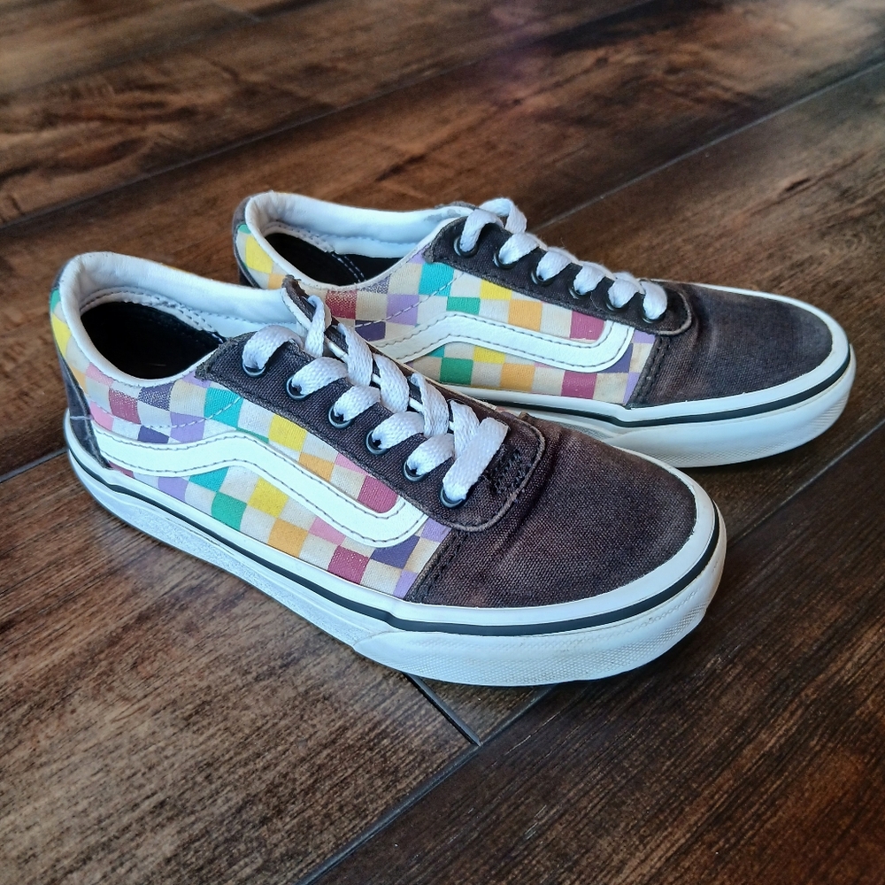 Vans old skool rainbow checkered vans size 13